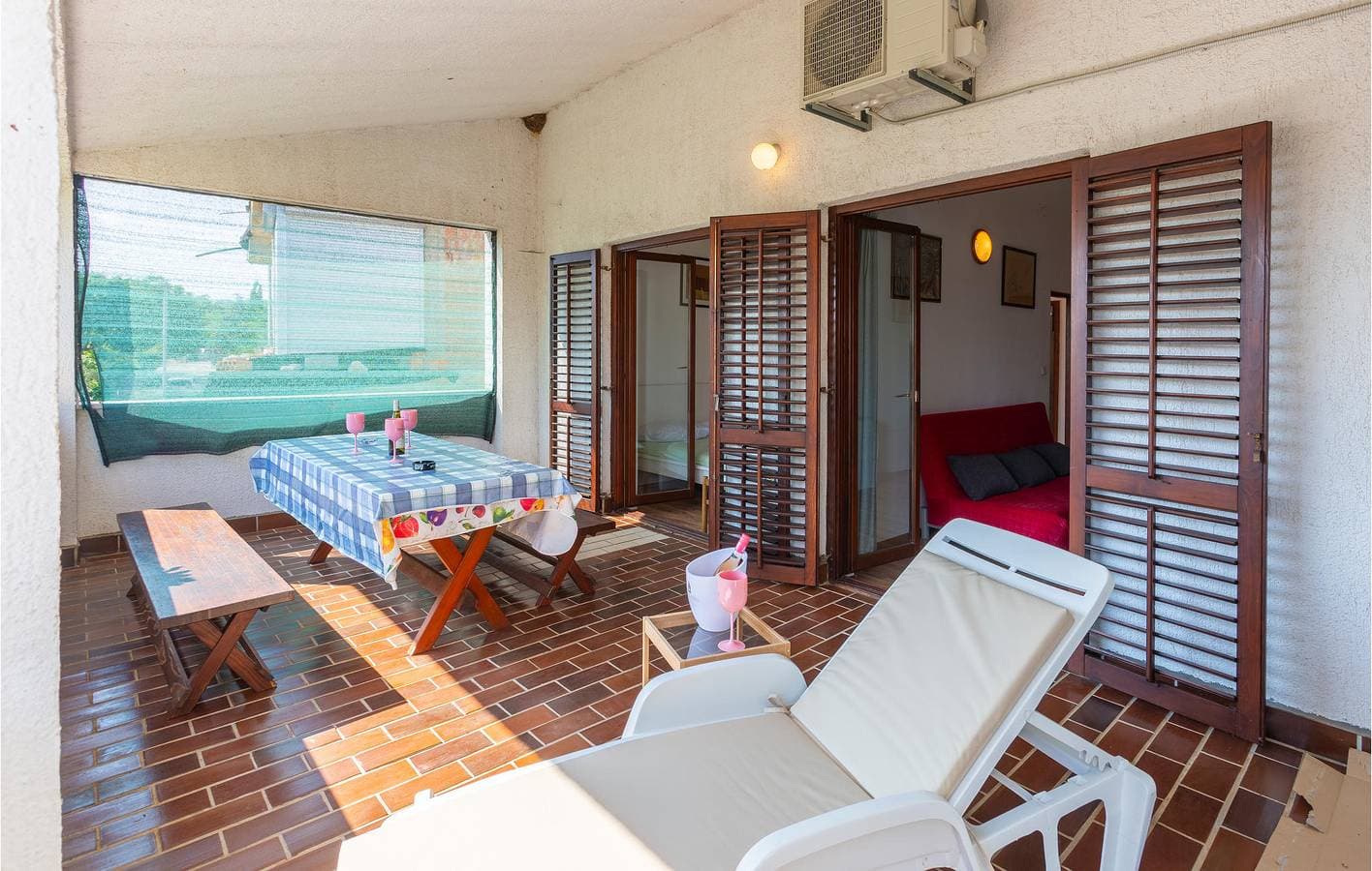 Foto 3 von 14: Gemütliches Apartment mit Terrasse, WLAN, Parkplatz und Strandzugang in der Nähe