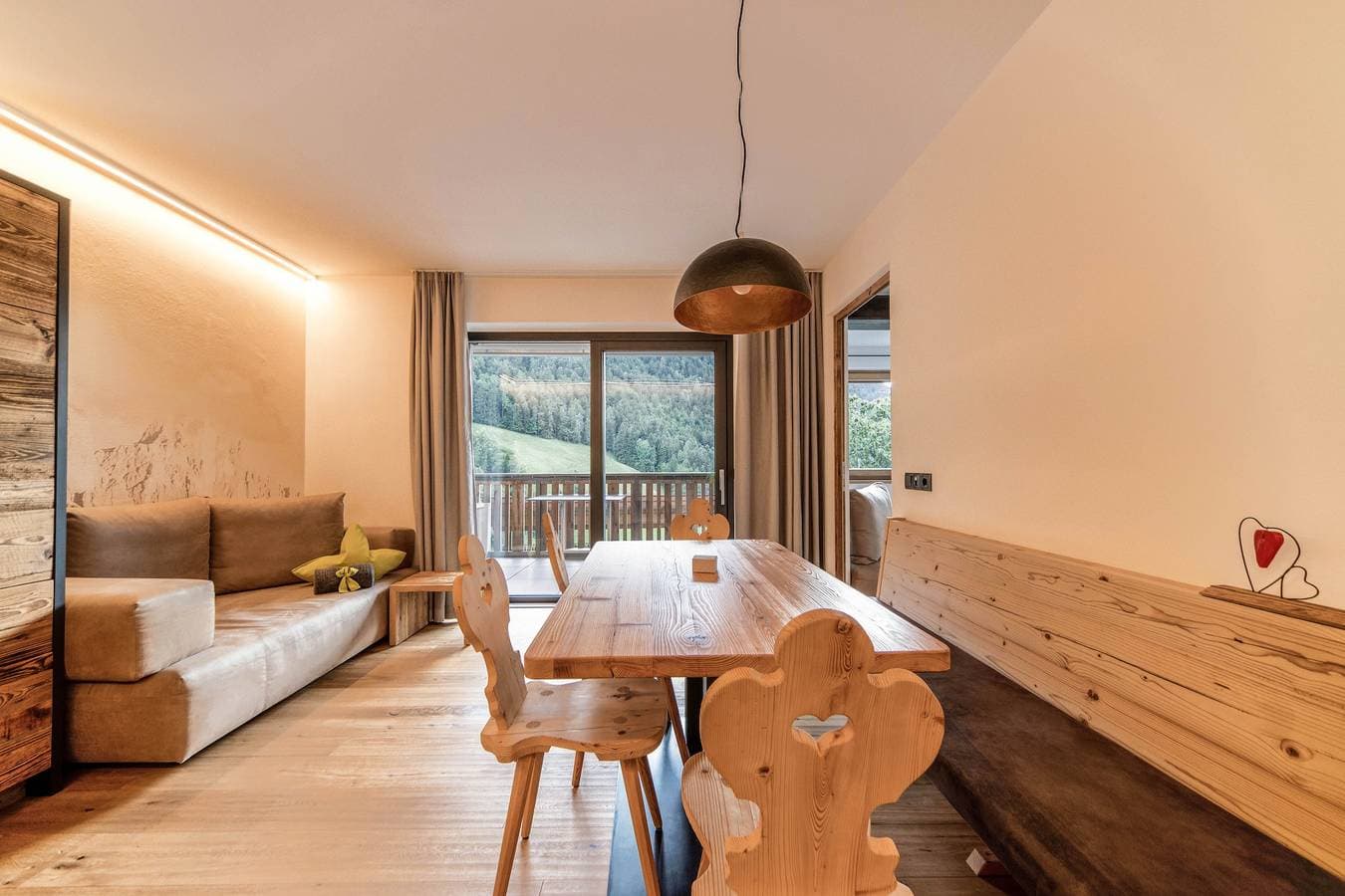 Foto 4 von 42: Schöne Ferienwohnung "Sonnleiten Sonnenadler 1" mit Blick auf die Berge