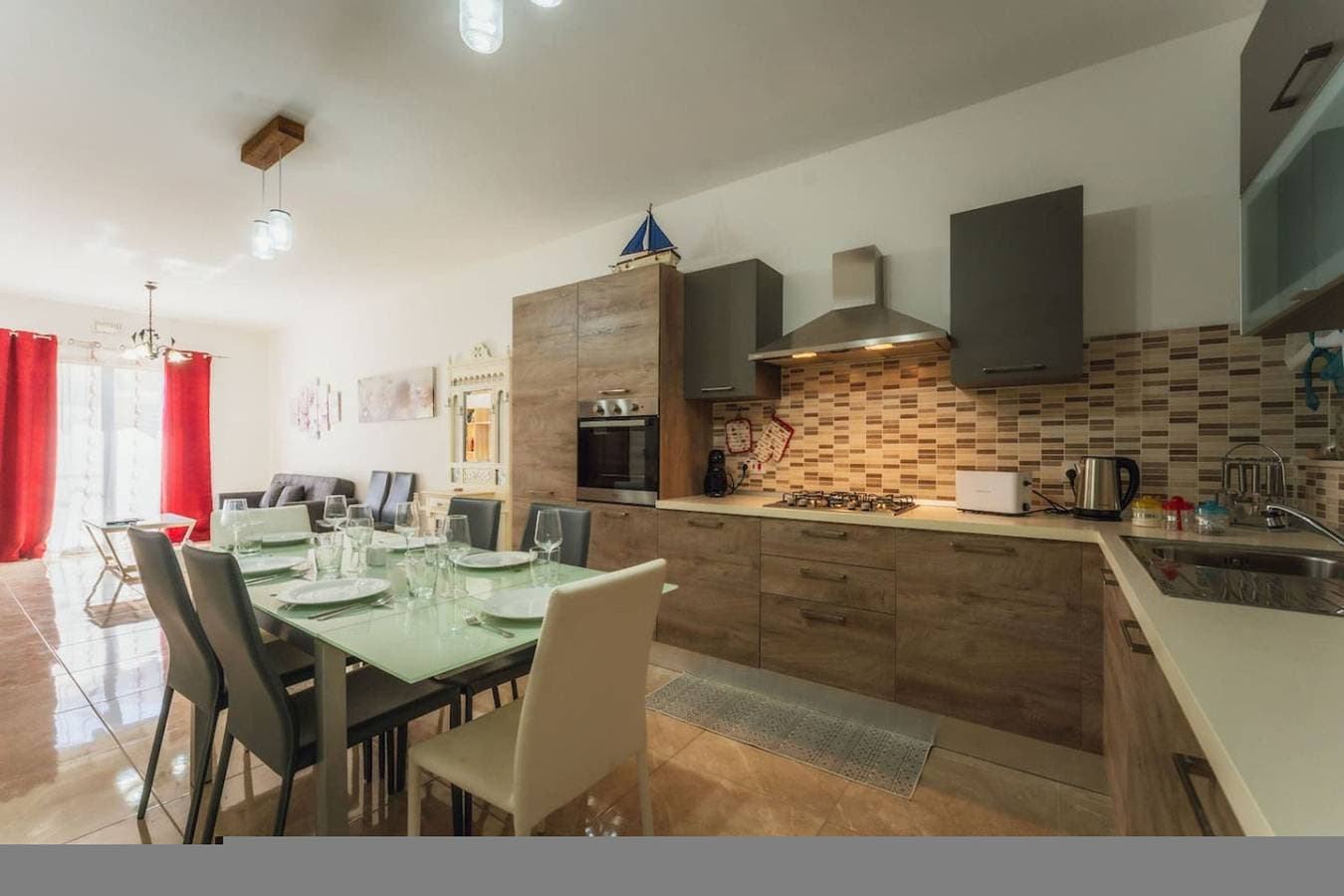 Foto 3 von 36: Ferienwohnung für 5 Personen mit Balkon