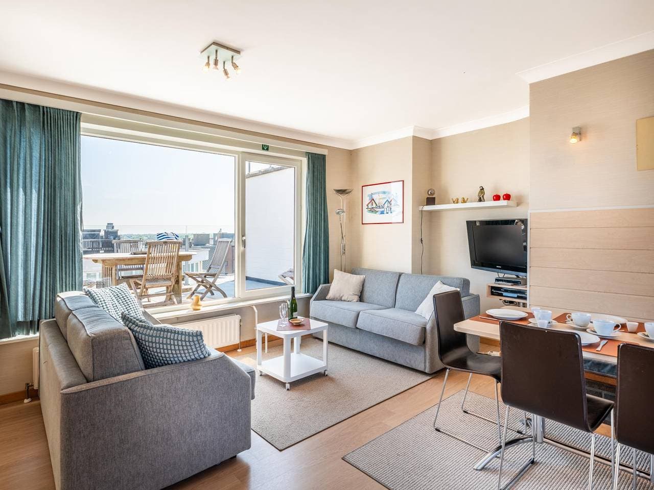 Foto 2 von 20: Appartement mit großer Terrasse und Meerblick