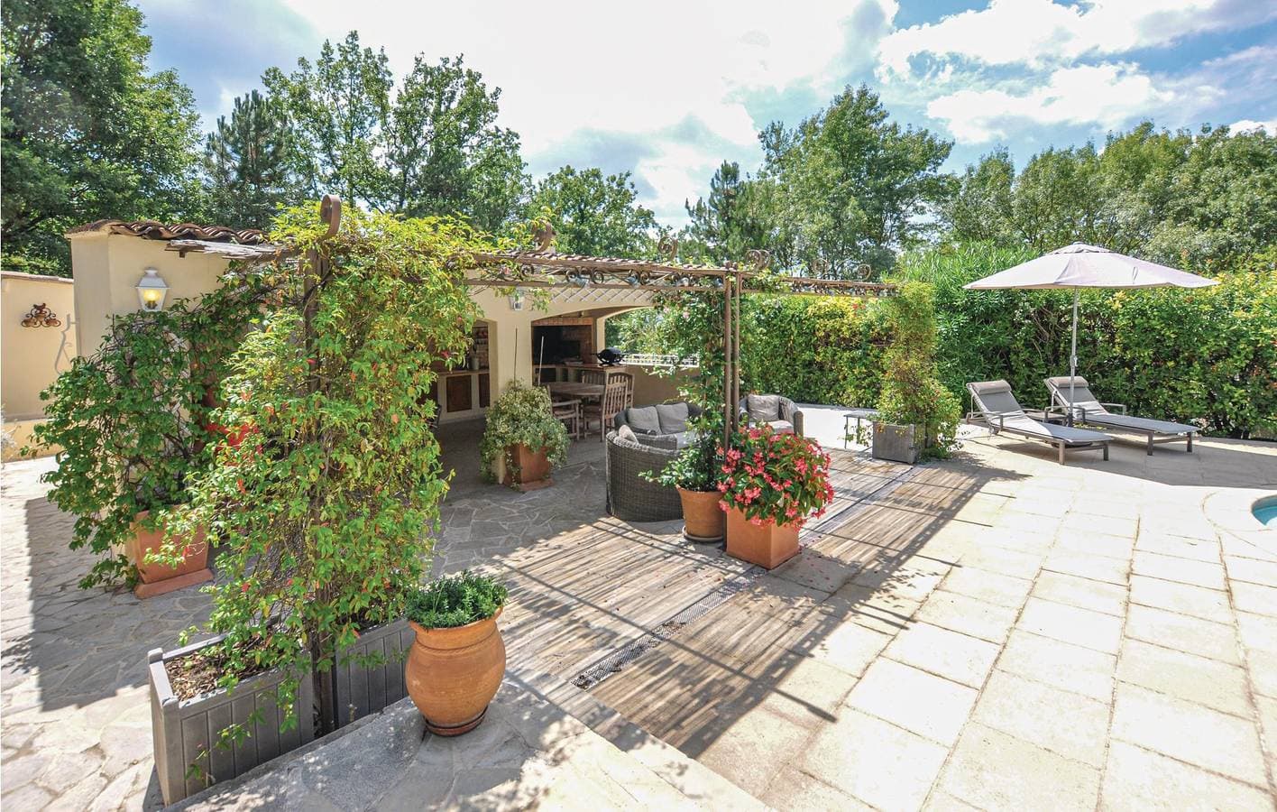 Foto 3 von 34: Rückzugsort Montauroux: Wohnung mit Pool & Terrasse