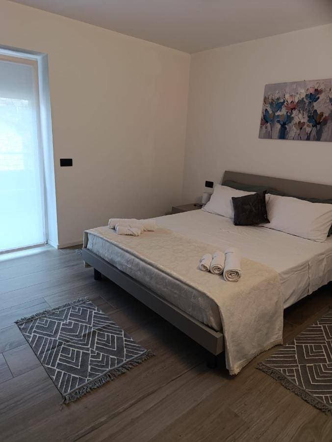 Foto 4 von 36: Two-Bedroom Apartment with Balcony