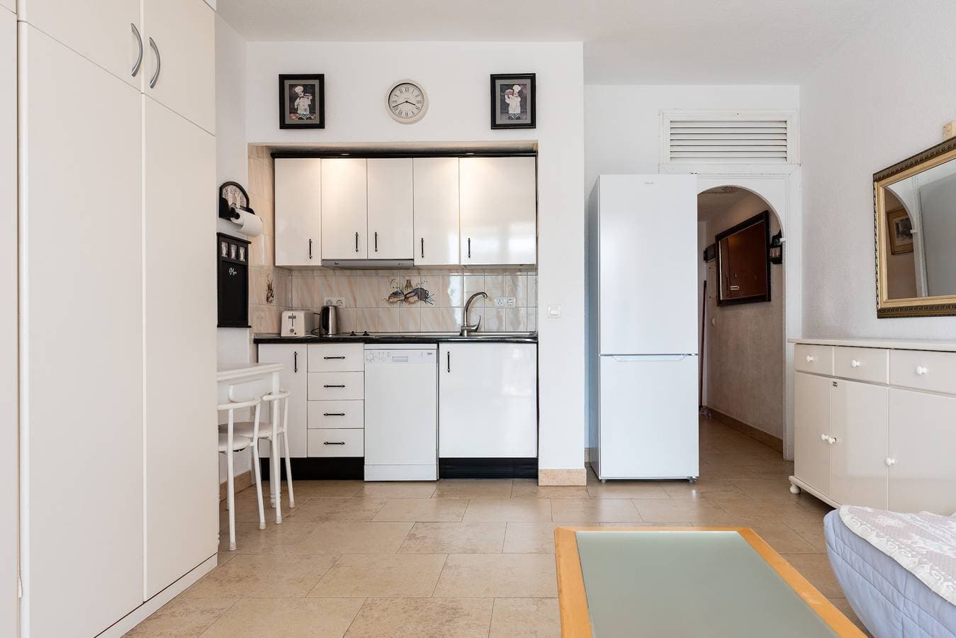 Foto 10 von 20: Einzimmerapartment 'Sunny' mit Blick auf den Hafen, Wi-Fi und Klimaanlage