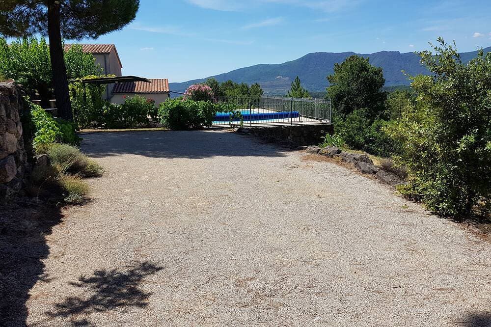 Foto 13 von 26: Le Vignal complet, beautiful spacious house with private pool in the Ardèche