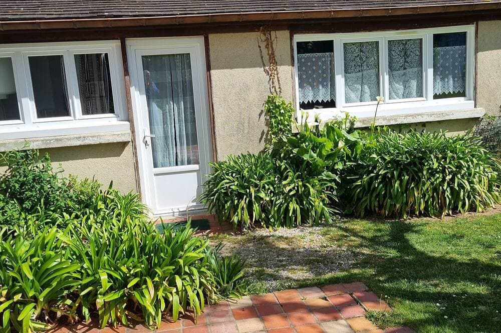 House 100 m from the sea. 1
