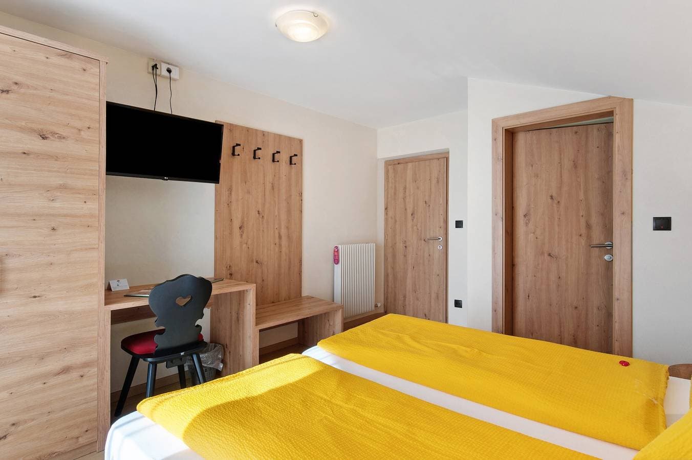 Foto 13 von 38: Zimmer 'Veltierhof 6' mit Bergblick, privater Terrasse und Wi-Fi