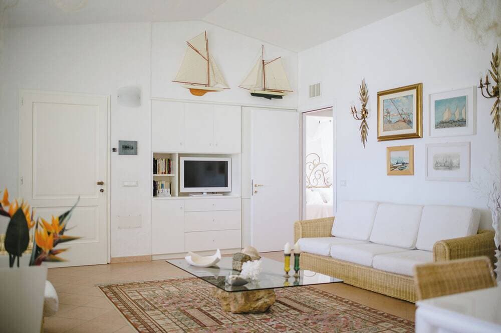 Foto 7 von 30: Luxusvilla mit Pool, Meerblick