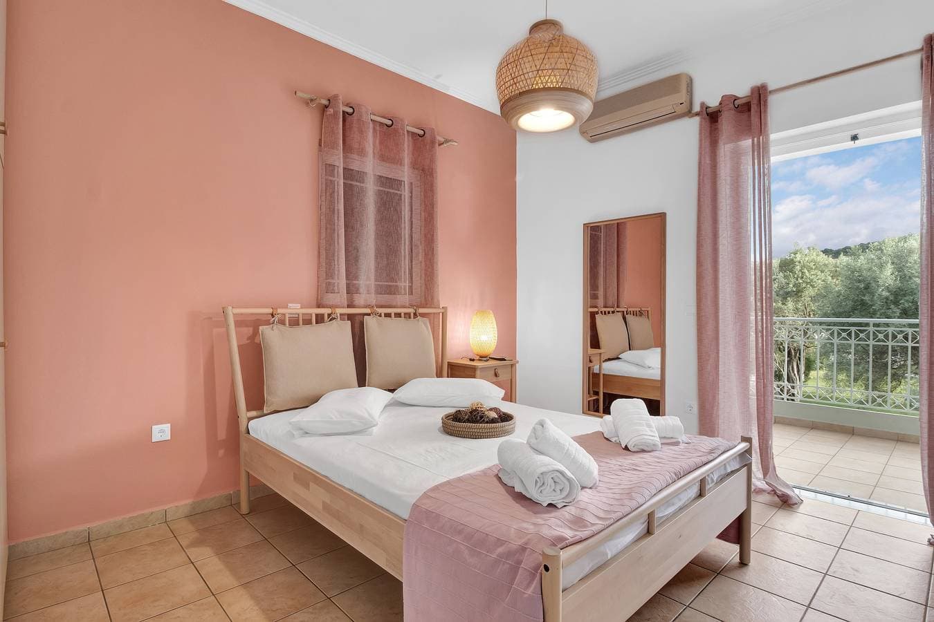 Foto 10 von 21: Ferienwohnung 'Elaia 1' mit Meerblick, WLAN und Klimaanlage