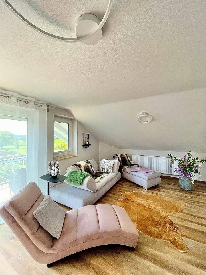 Foto 10 von 49: Two-Bedroom Apartment