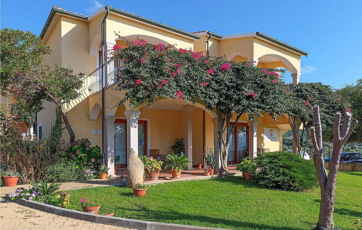 Li Junchi Ferienwohnung mit Pool & Parkplatz 1