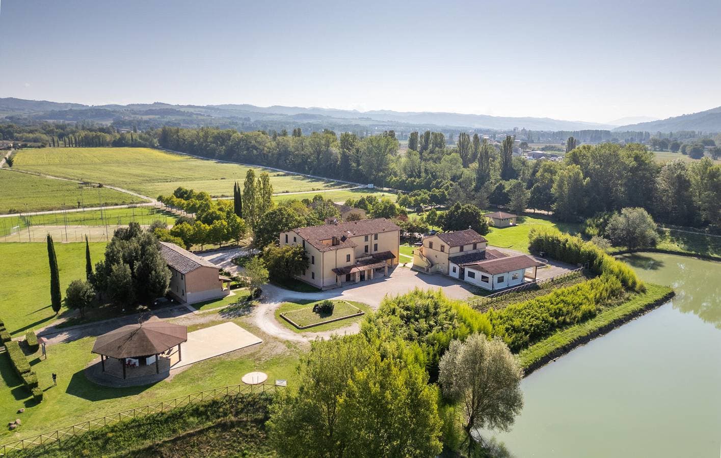 Foto 12 von 33: Ferienhaus am See mit Pool, Klimaanlage, Parkplatz und Küche, 2,5 km bis Umbertide