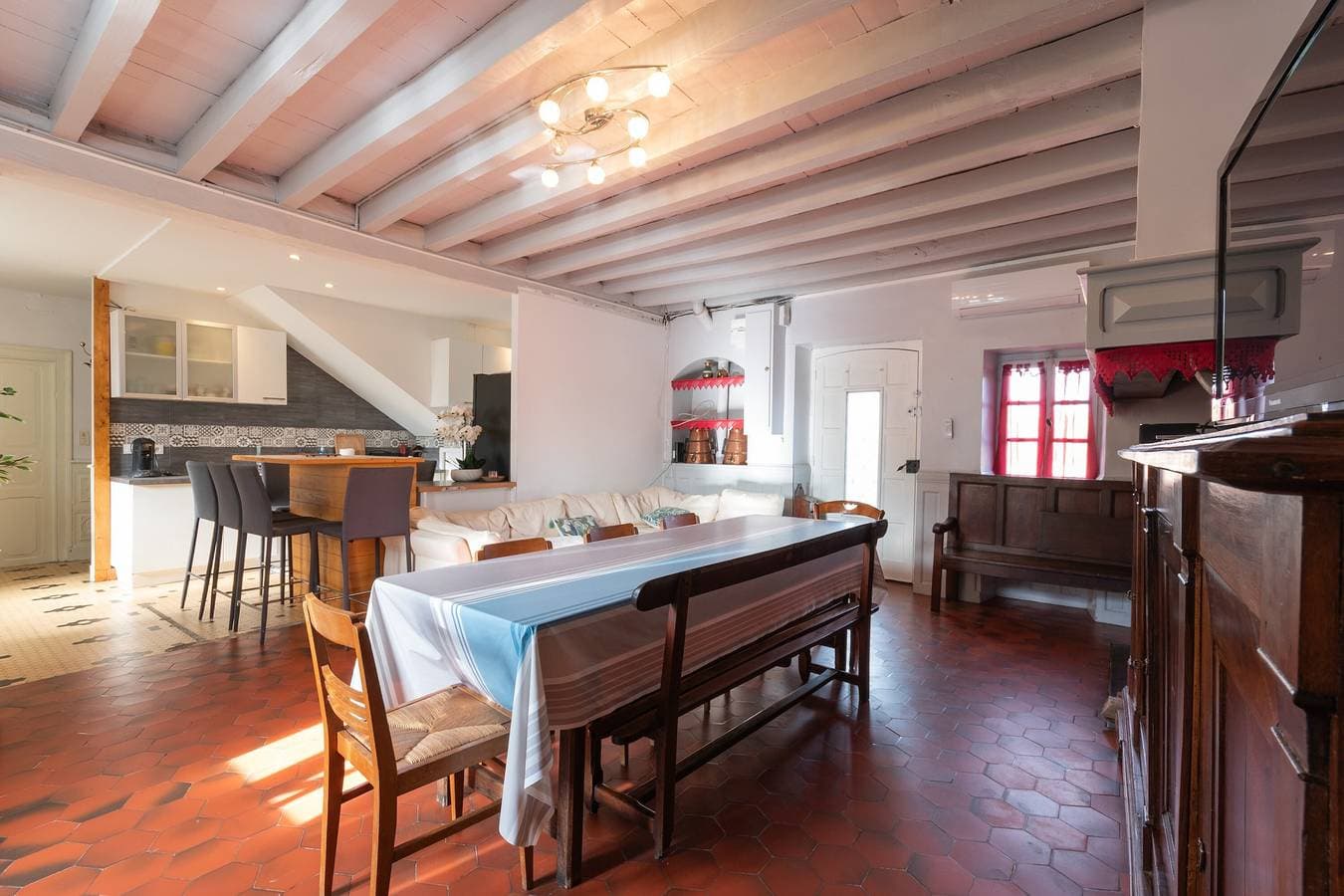 Foto 5 von 38: La Maison Du Soleil – L'aulhère, Jacuzzi 6 Pers., Terrasse & Klimaanlage