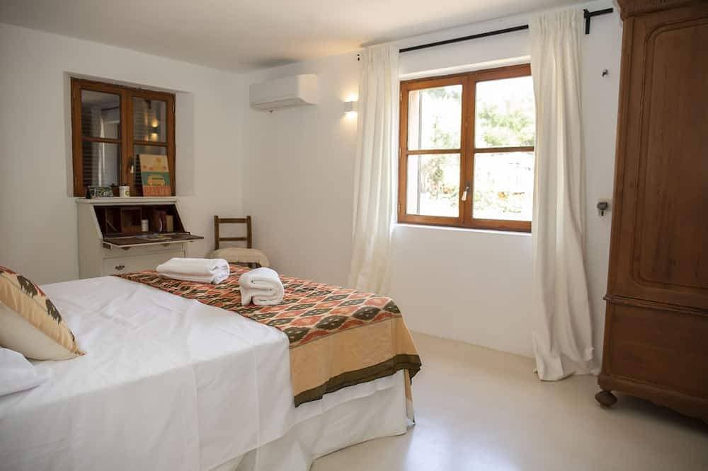 Foto 4 von 30: Splendid Villa With Nice Views Over the Valley