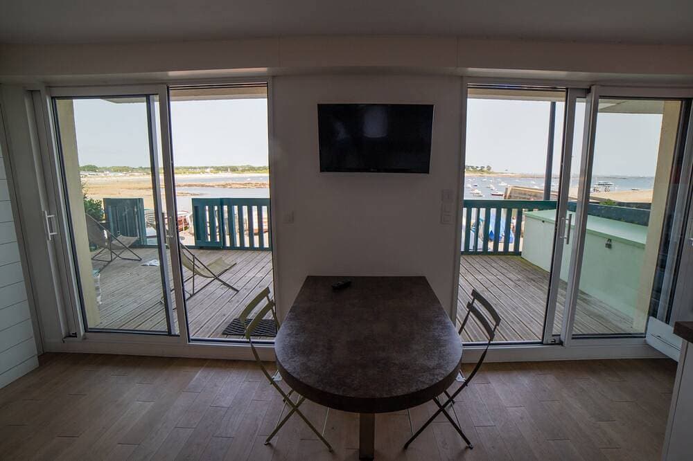 Foto 12 von 12: Wohnung 2 Personen Füße im Wasser Erdgeschoss Terrasse