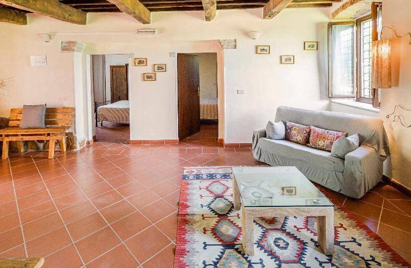 Foto 4 von 8: Five-Bedroom House