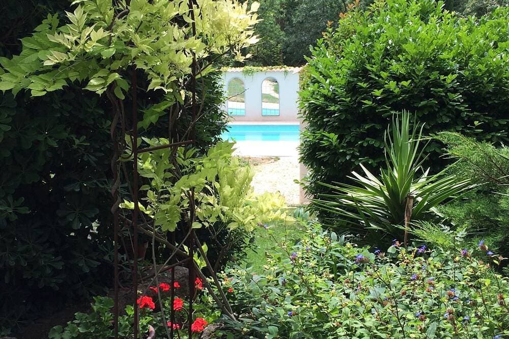 Foto 12 von 30: Landhaus in ländlicher Umgebung mit terrassierten Gärten und herrlichem Pool