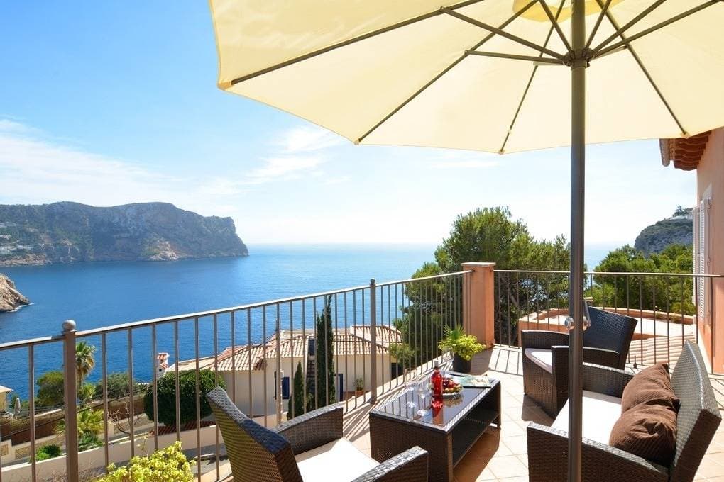 Charming Villa with Sea Views & Pool. Up to 7 Guests 1