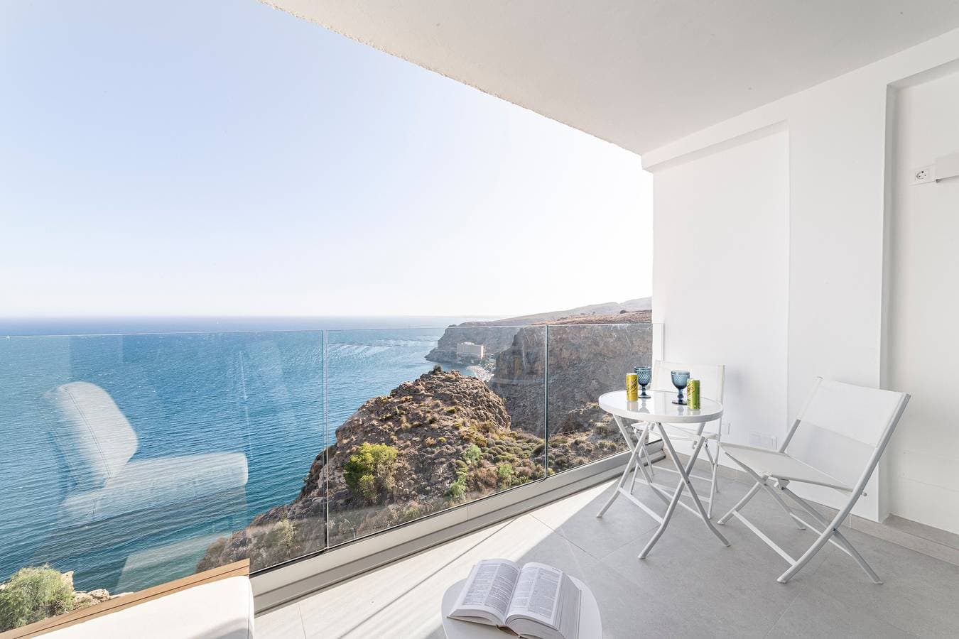 Foto 6 von 32: Apartment 'Los Acantilados' mit Meerblick, Gemeinschaftspool und WLAN