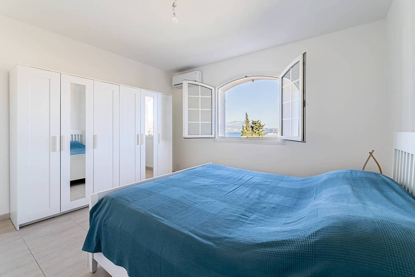 Foto 13 von 21: Hervorragende 2-Zimmer-Wohnung an der Spitze der Villa