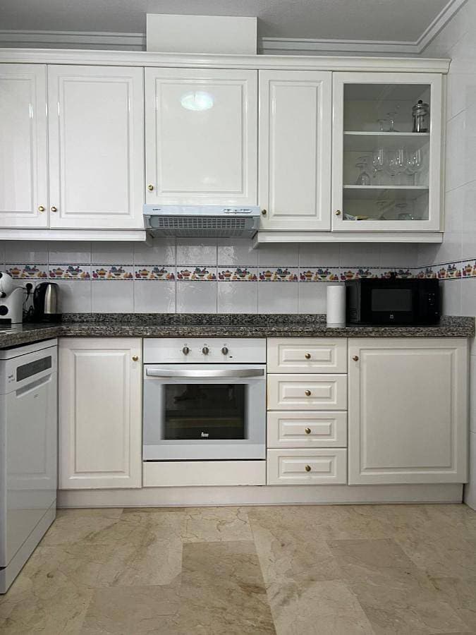 Foto 4 von 33: Three-Bedroom House