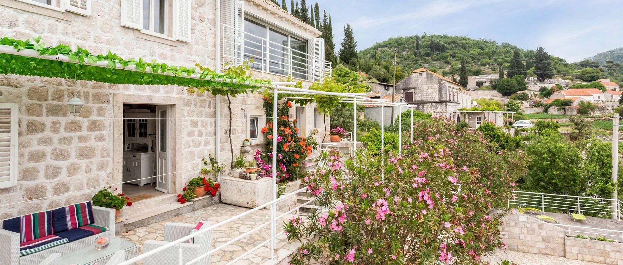 Foto 4 von 30: Villa für 10 Personen mit Terrasse
