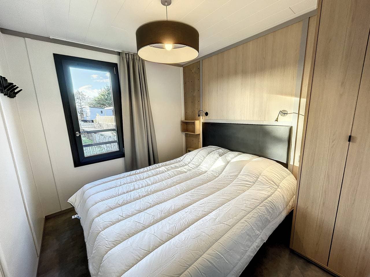 Foto 8 von 23: Luxus-Chalet mit Pool, WLAN, 6 Schlafplätze, Nähe Strand und Zentrum