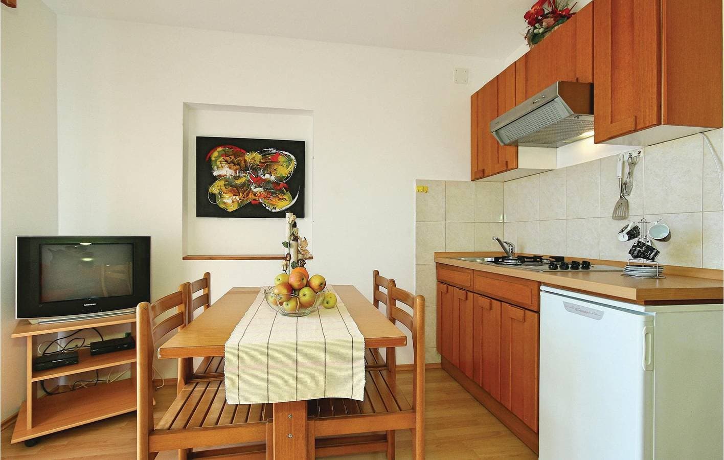 Foto 11 von 32: Charmante 2-Zimmer-Wohnung mit Terrasse, WLAN und Parkplatz in der Nähe von Captain Morgan