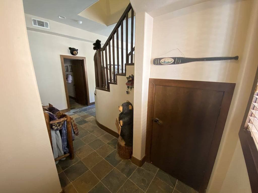 Foto 2 von 40: New Shaver Lake listing! Beautiful 4 Bed 3 Bath