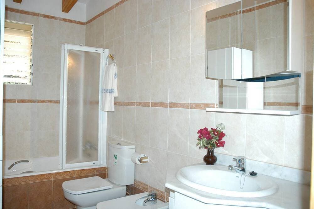 Foto 8 von 25: Beautiful home in Estellencs
