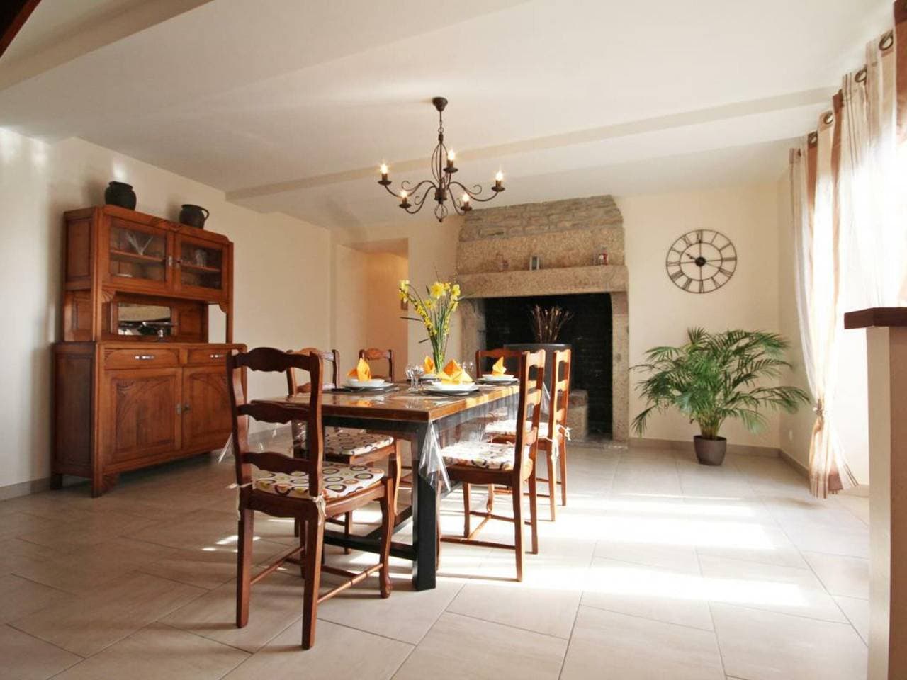Foto 3 von 34: Helles Haus mit geschlossenem Garten und Terrasse für 9 Pers. nahe Écouves-Wald