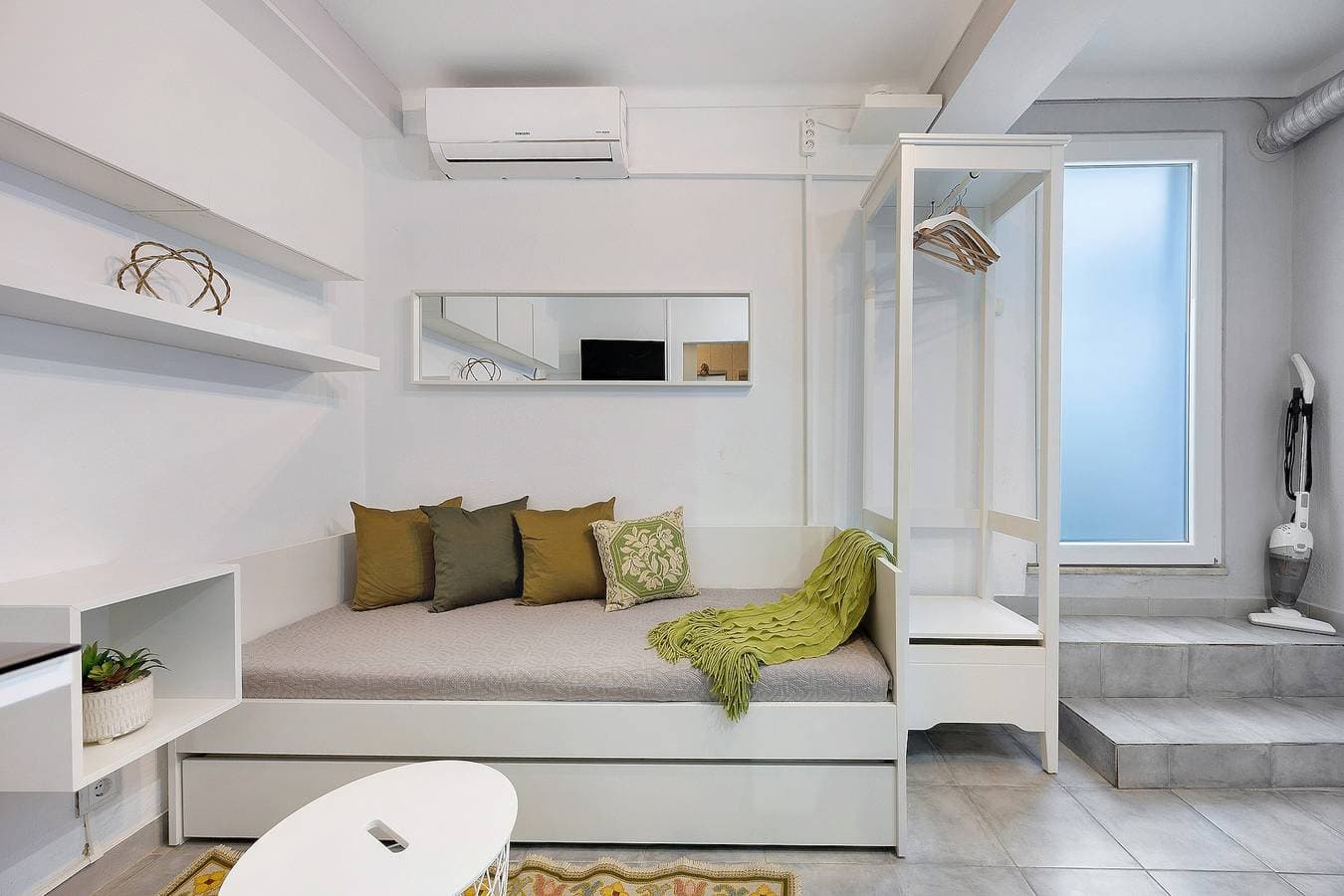 Foto 12 von 16: Studio-Apartment 'Economy für Zwei in Lagos' mit Gemeinschaftspool, WLAN und Klimaanlage