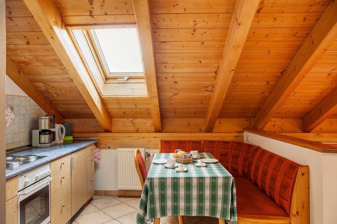 Foto 10 von 33: Ferienwohnung 'Waxenstein' mit Bergblick, Balkon und WLAN