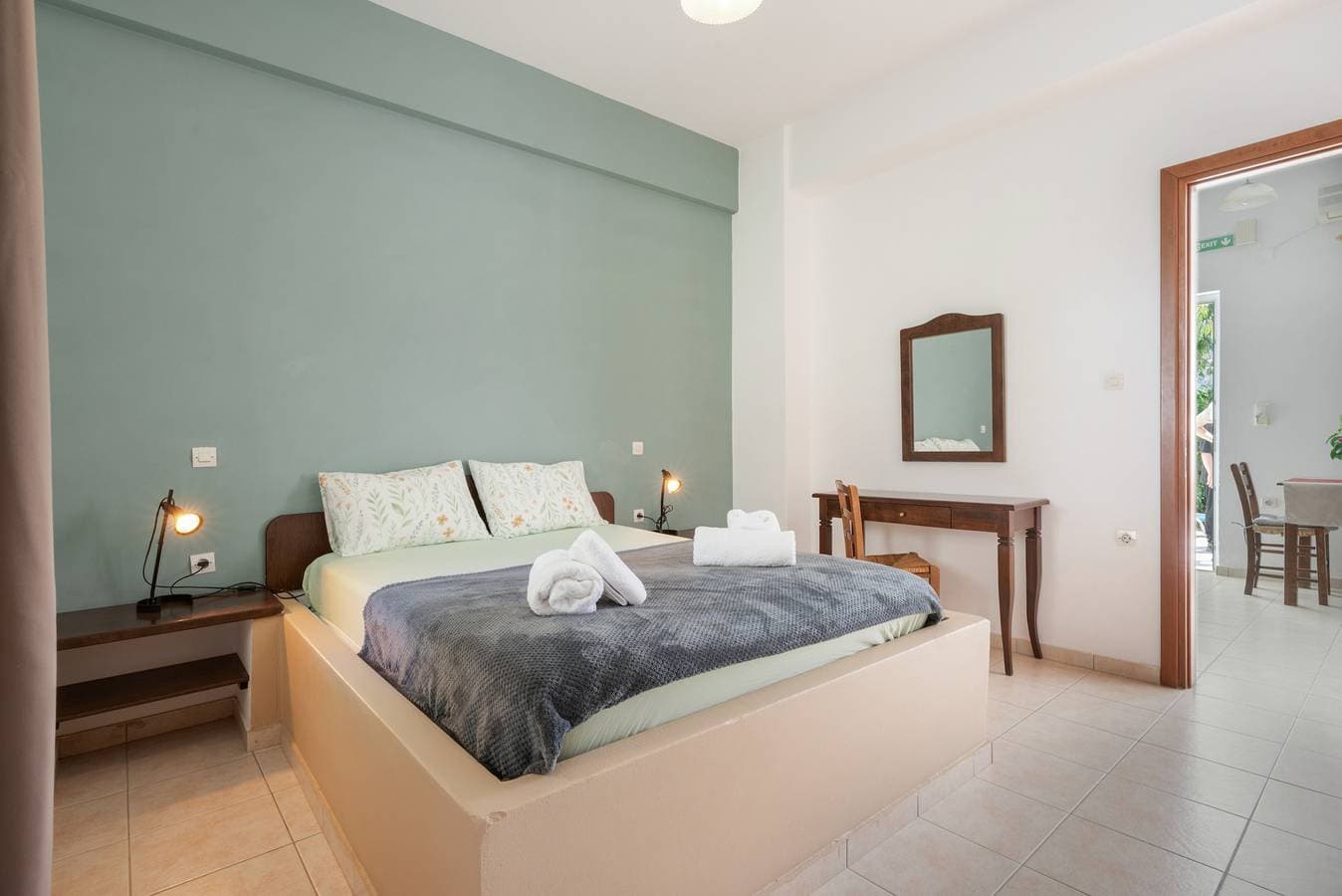 Foto 11 von 24: Ferienwohnung "One-Bedroom Kallithea" mit Meerblick, 2 Gemeinschaftsterrassen und WLAN