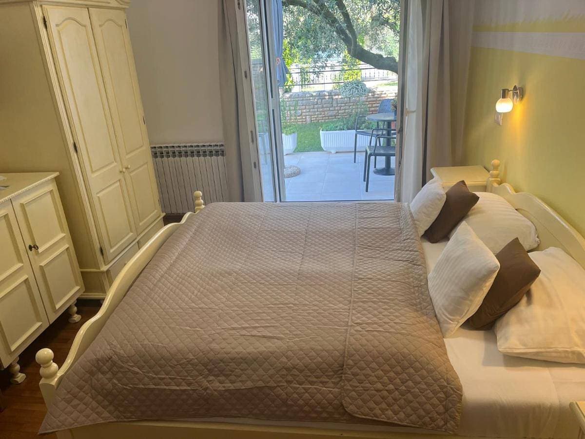 Foto 2 von 13: Double Room with Private Bathroom
