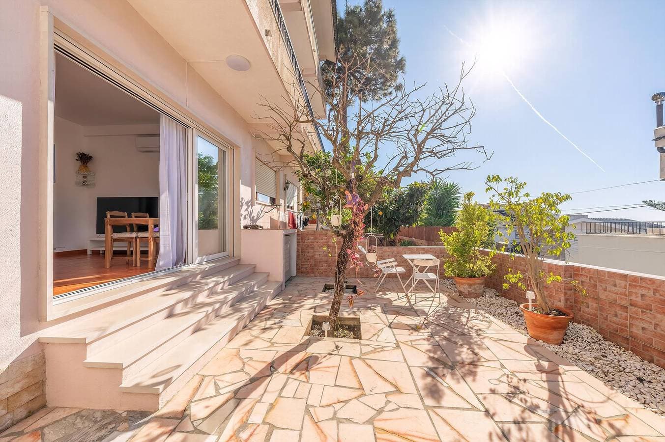 Foto 6 von 31: Ferienwohnung für 4 Personen mit Terrasse