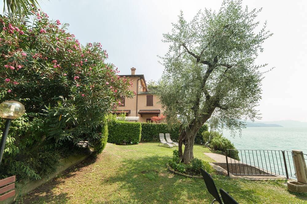 Foto 12 von 23: Nest am See mit Blick auf den See, Privatstrand, Klimaanlage Sept-Oct Offert