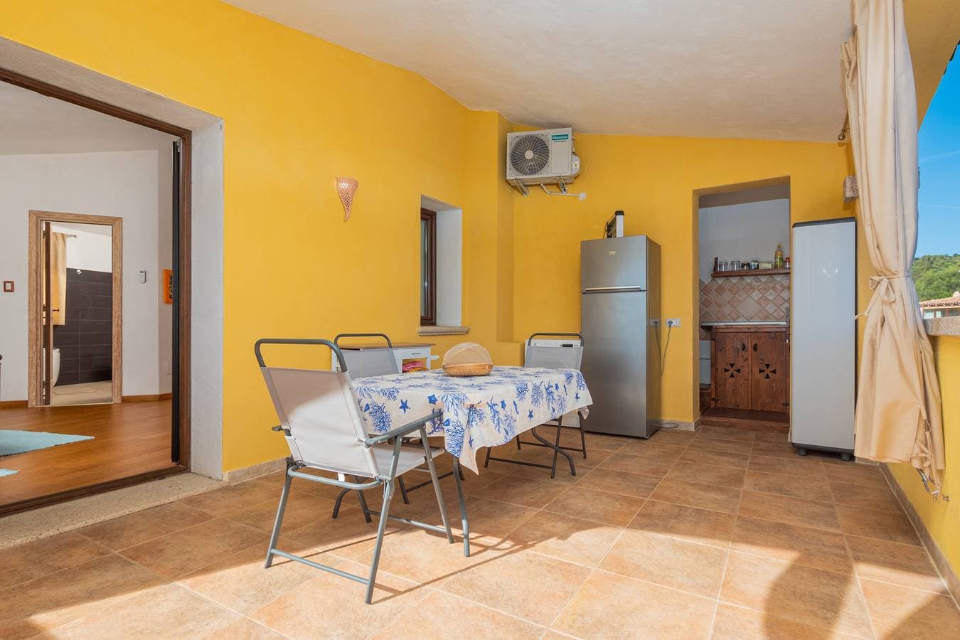 Foto 6 von 26: Ferienhaus 'Seahouserent' mit großer Meerblick-Terrasse, Garten und WLAN