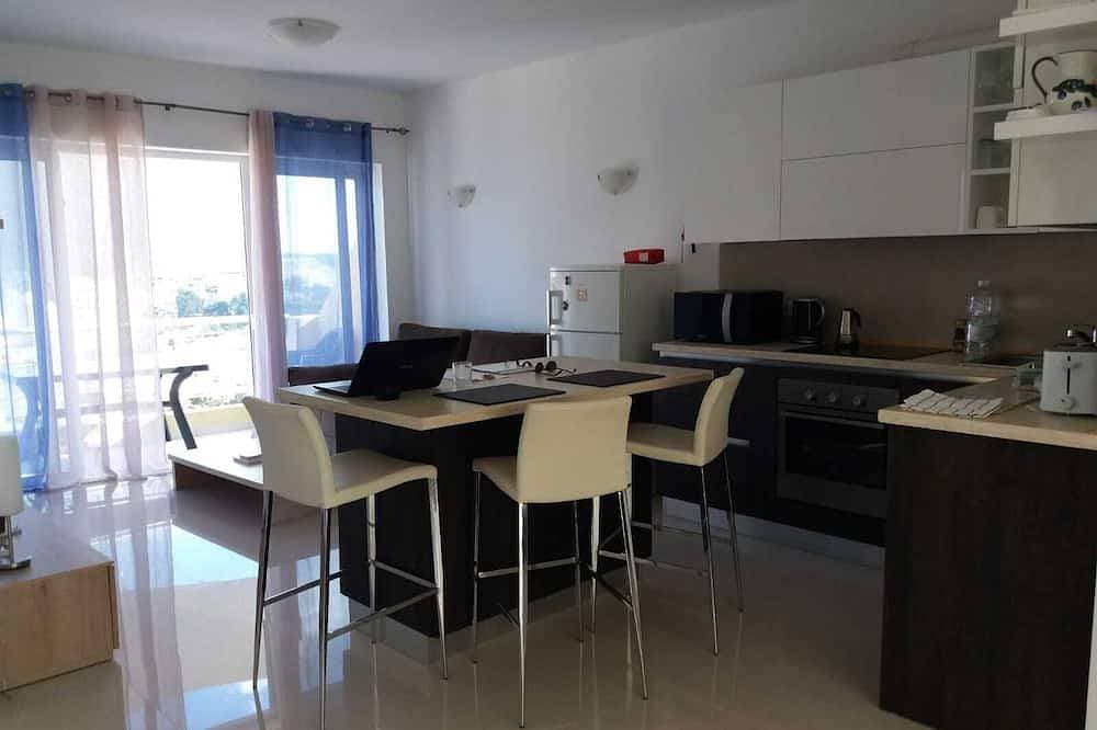 Foto 8 von 30: Modern, well equipped 2 bedroom penthouse, terrace with stunning harbour view.