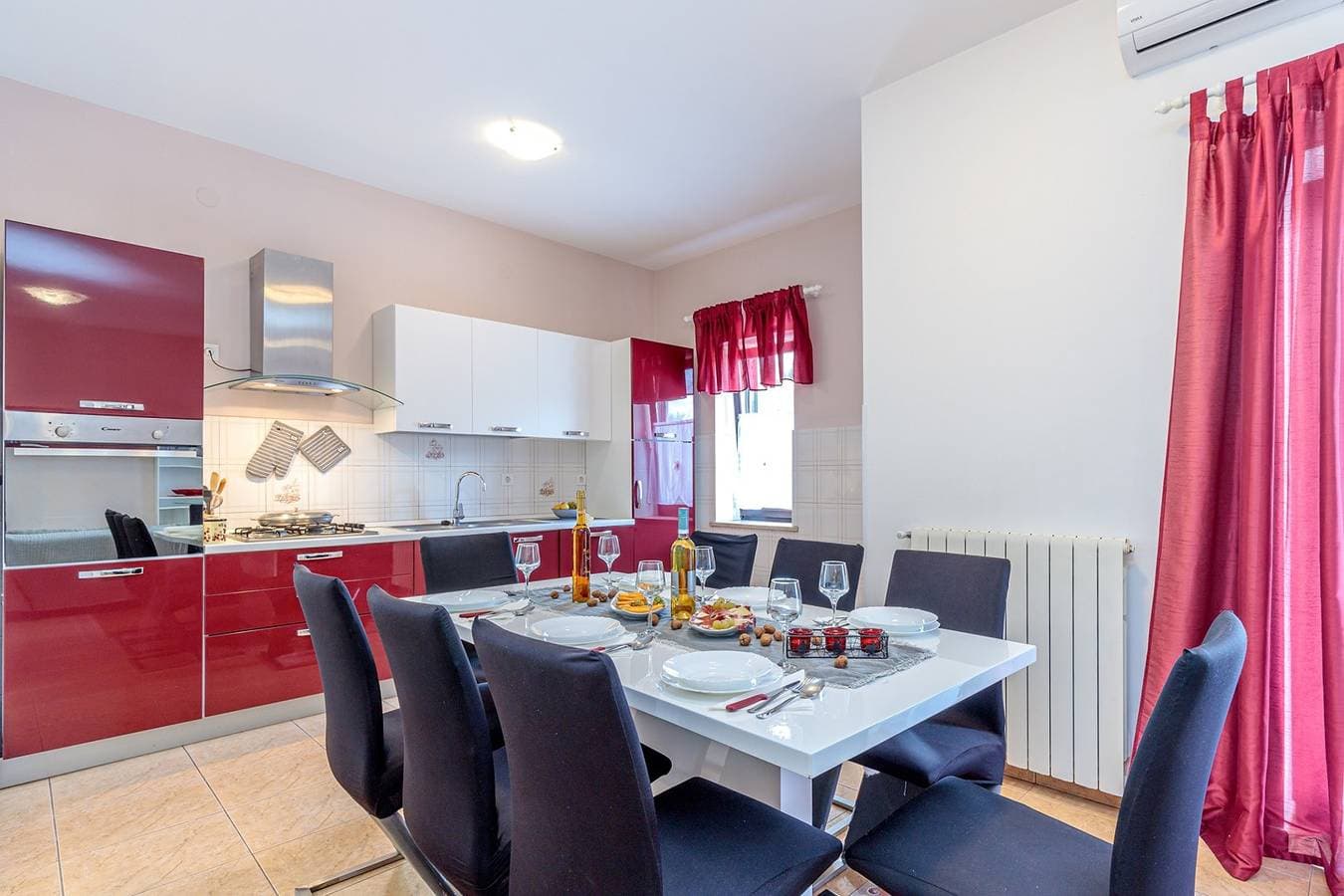 Foto 6 von 33: Apartment Terlevic mit 4 Schlafzimmern und Terrasse