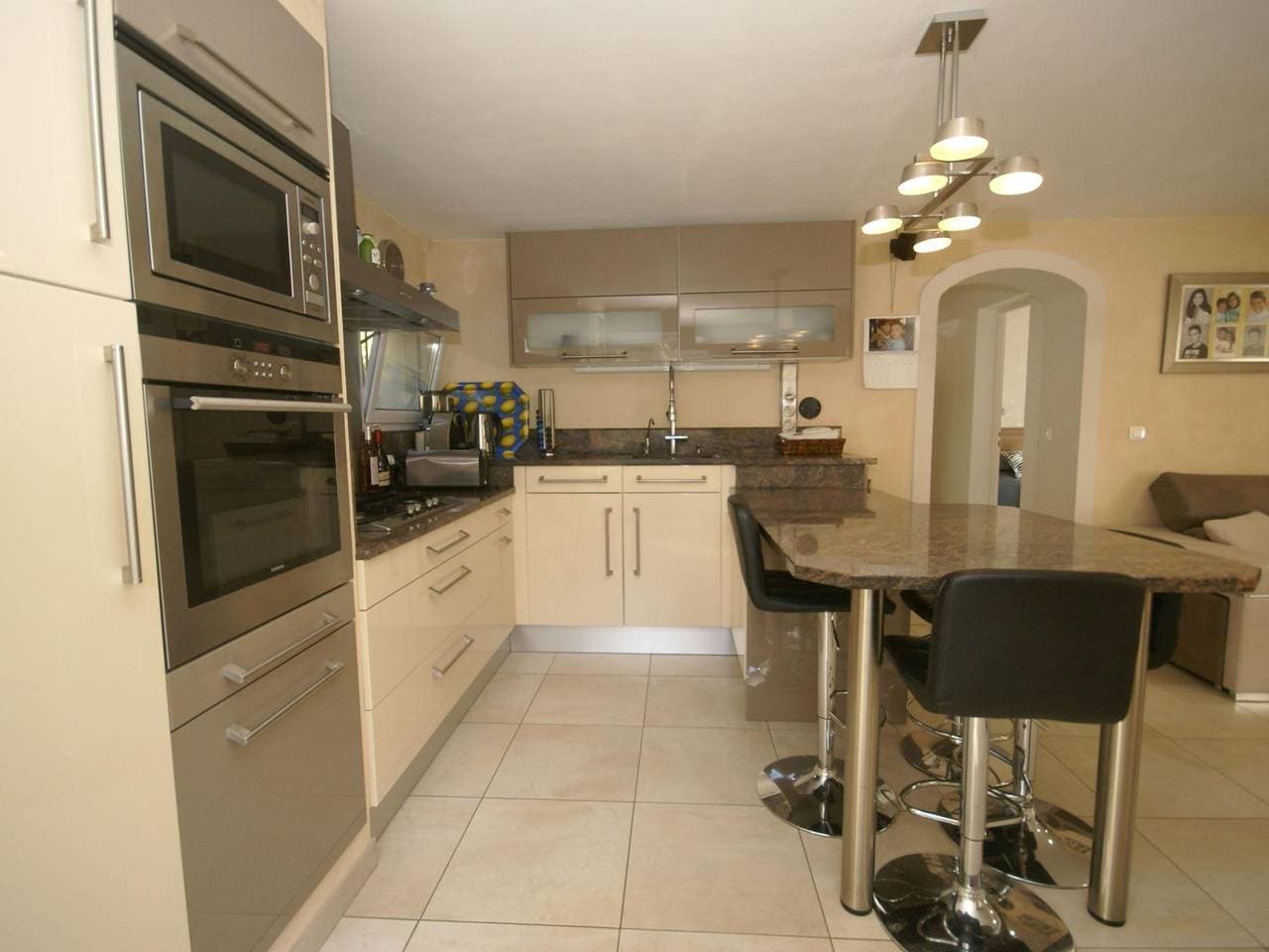 Foto 6 von 41: Cozy Holiday Home in Carqueiranne with Swimming Pool