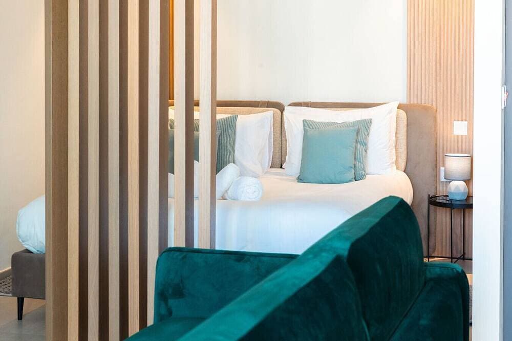 Foto 5 von 29: Mercury Suite Lovely w/Pool access by ArcoCollection