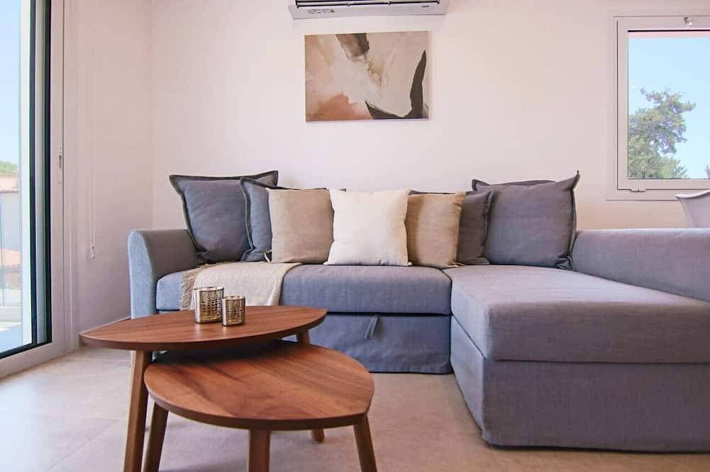 Foto 11 von 19: Phaedrus Living: Seaside Luxury Limnaria 172