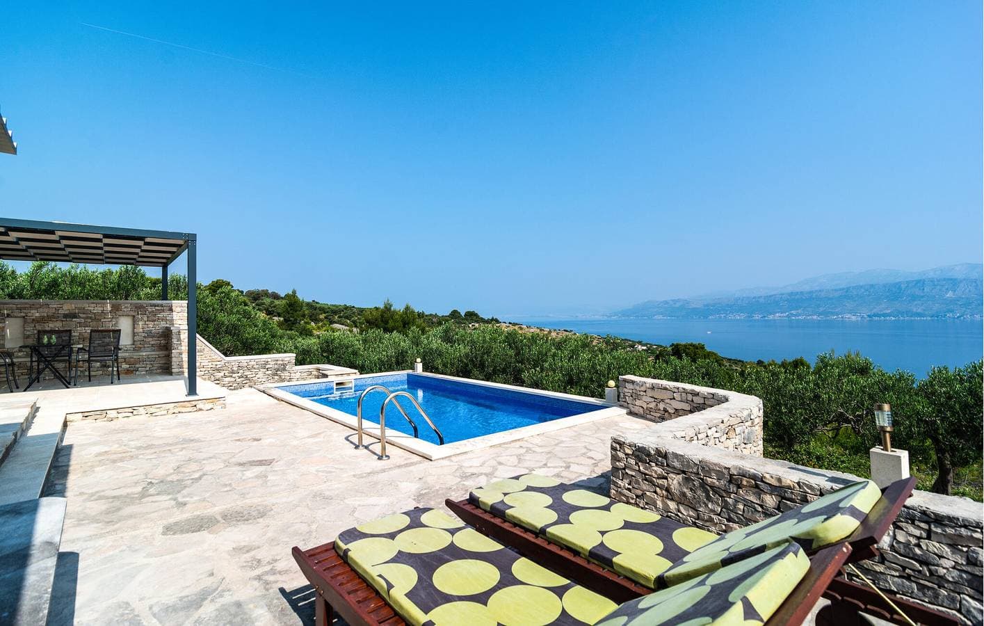 Reizende Ferienwohnung mit Pool, Terrasse und Außenküche in Strandnähe 1