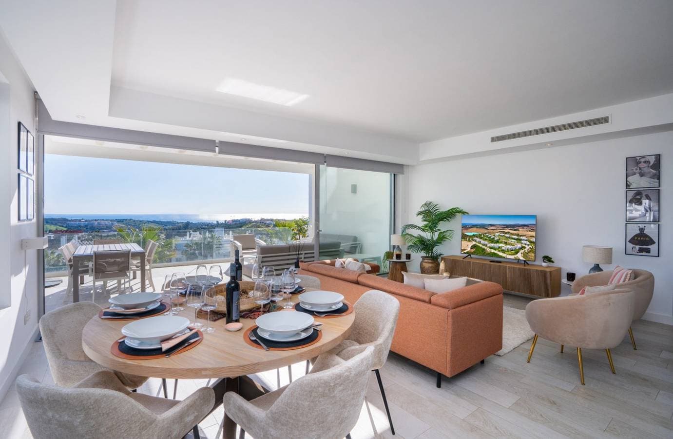 Foto 9 von 52: Stylish 3-Bed Apartment | Alcazaba Lagoon