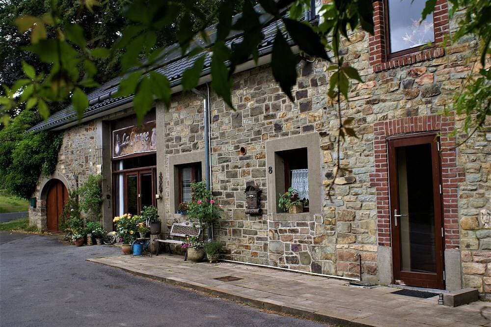 La Grange- Historisches Flair und moderner Komfort inmitten der Natur 1