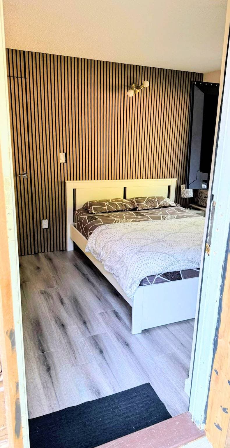 Foto 2 von 12: Gemütliches privates Zimmer mit angeschlossenem Waschraum Eigener Eingang Flexibler Check-In