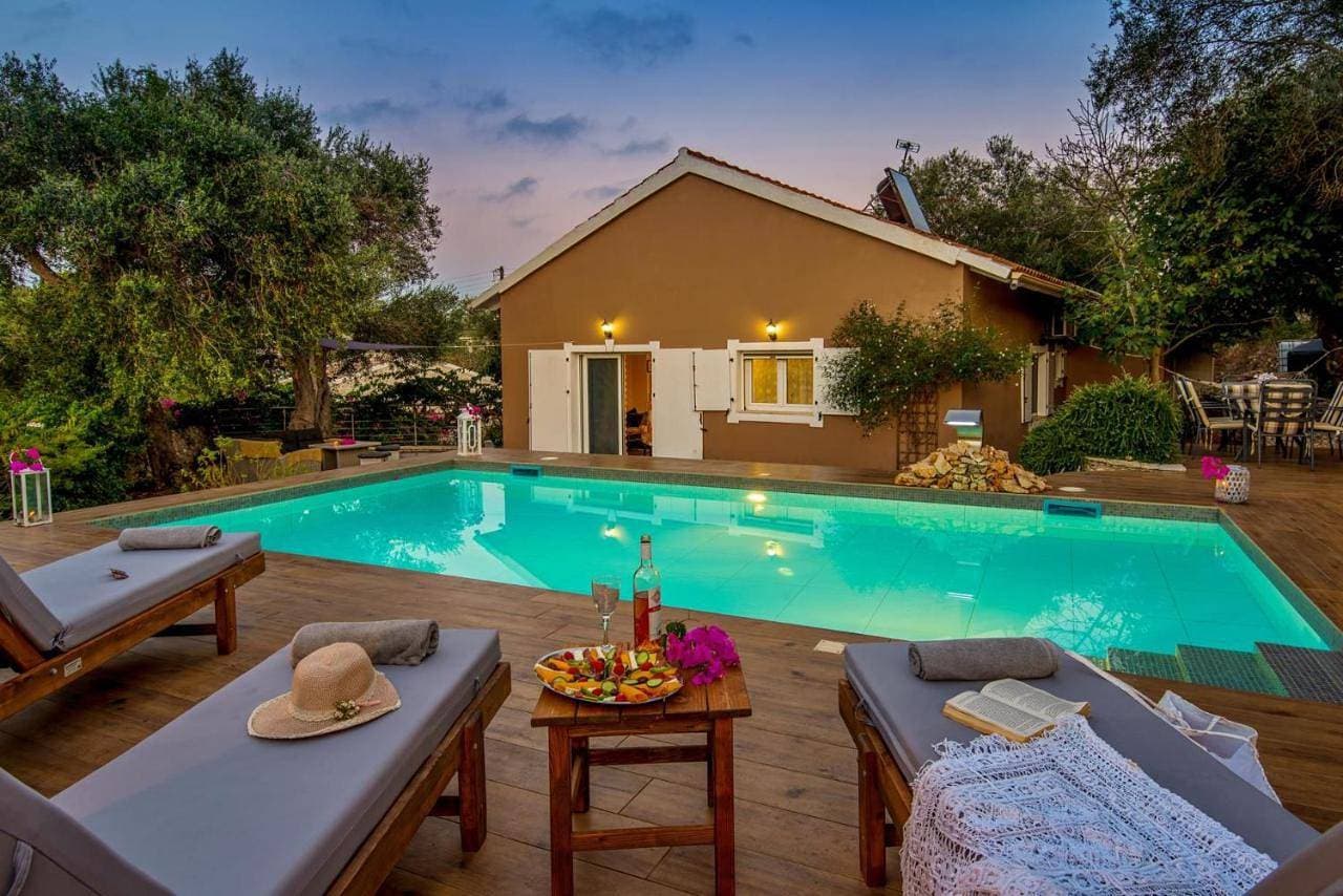 Artistsvillas-Vasia 1