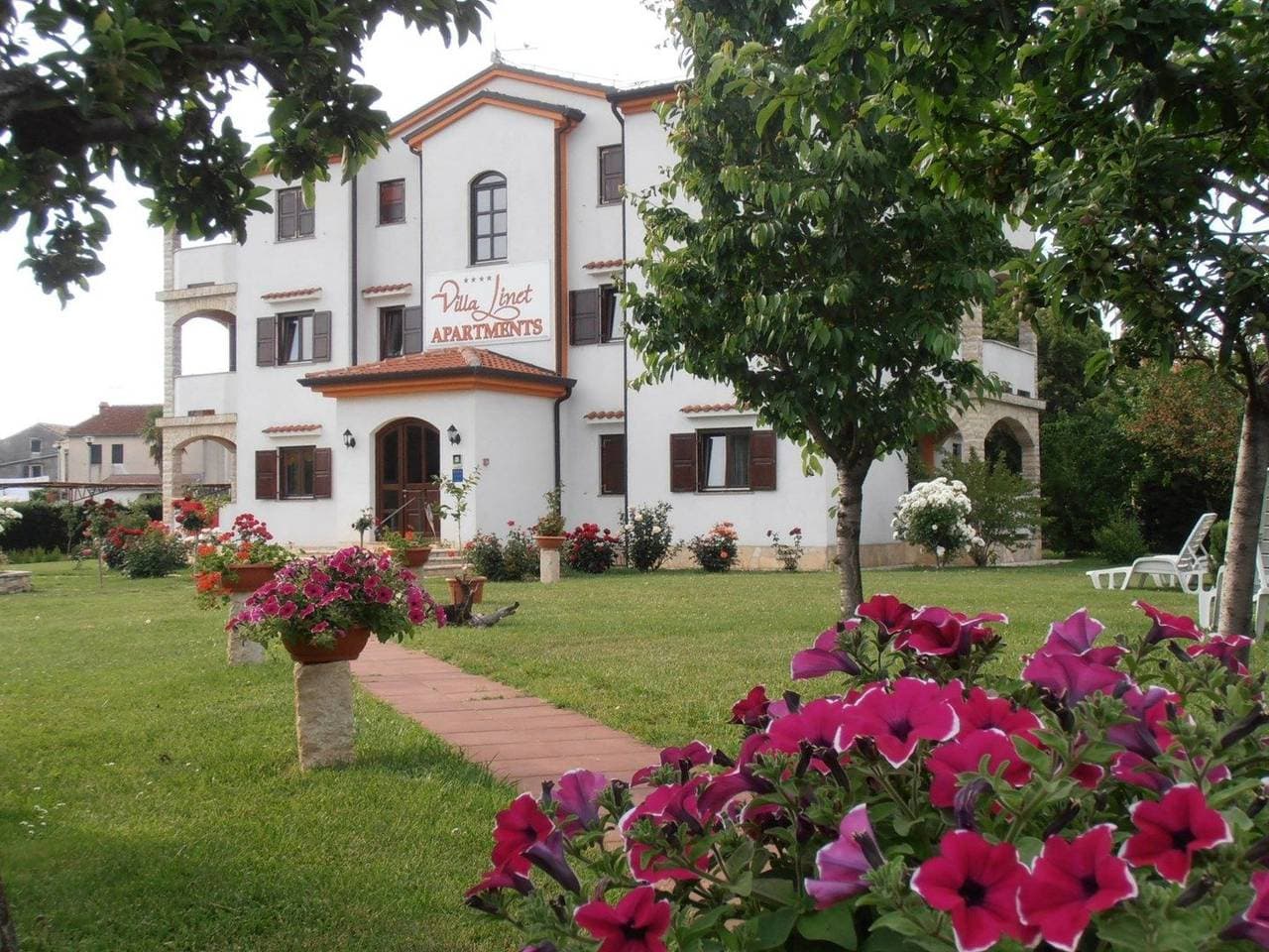 Foto 8 von 38: Villa Linet 6.