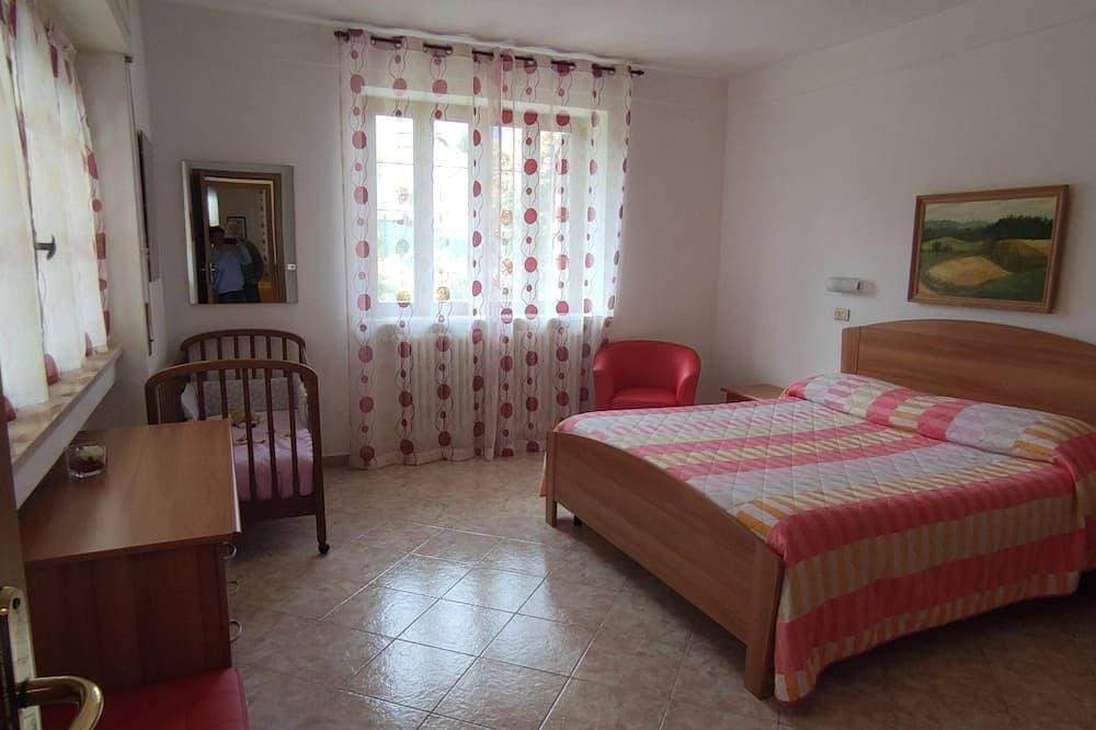 Foto 2 von 30: Villa Raggio di Sole ist eine Villa in Porto Porto Ceresio am Luganer See
