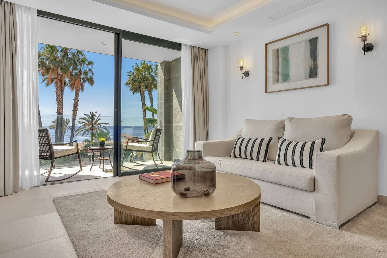Foto 9 von 48: La Viu - Luxury Beachfront Apartment
